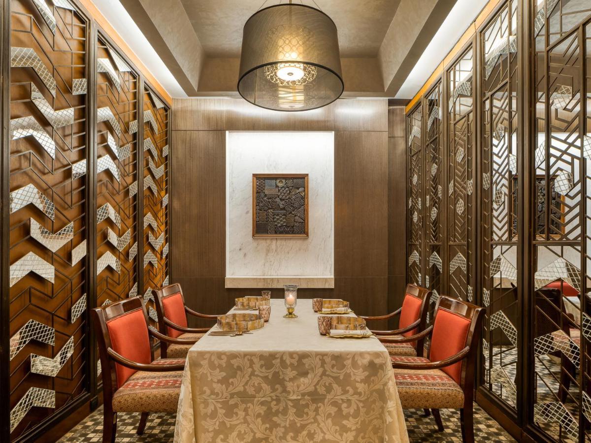 Hotel Hyatt Regency Ahmedabad Exterior foto The restaurant